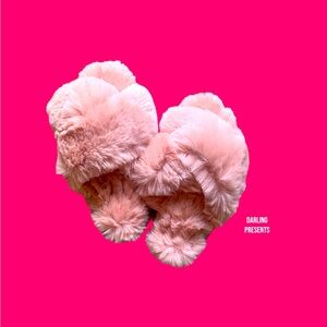 FAMIPORT FLUFFY SLIPPERS WOMEN COLOR PINK SIZE S 5.5-6.5